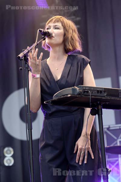 MINA TINDLE - 2015-06-25 - PARIS - Place de la Republique - 